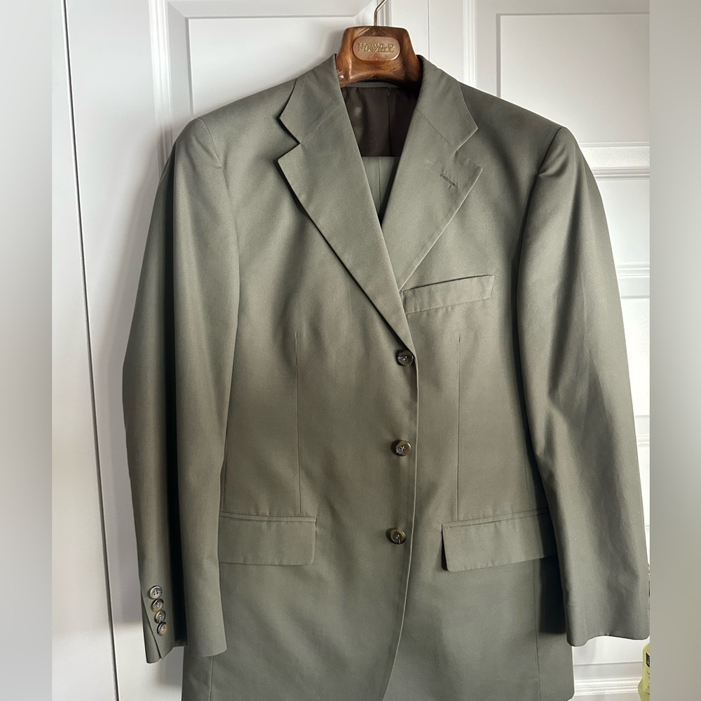 Classic Men's Olive Green Suit - NEW
